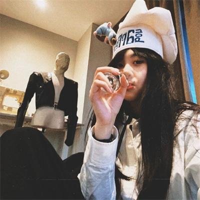 穿鞋子的贝壳马塞尔